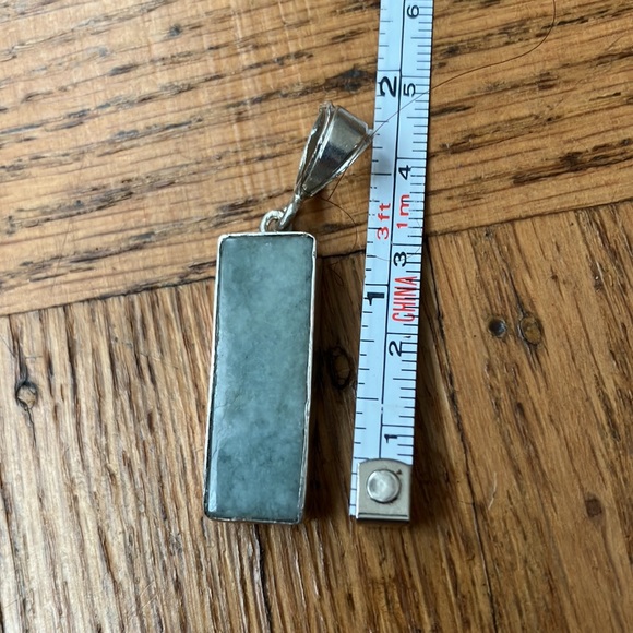 Gorgeous Vintage Pale Green Quartz and Sterling Pendant - Picture 10 of 13